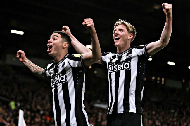 尼古拉斯·霍尔特为“一美”庆生 晒《X战警》旧照 2020-04-22 4月22日,演员尼古拉斯·霍尔特在网上为“一美”詹姆斯·麦卡沃伊庆祝生日,并晒出两人在《X战警》中的片场照。