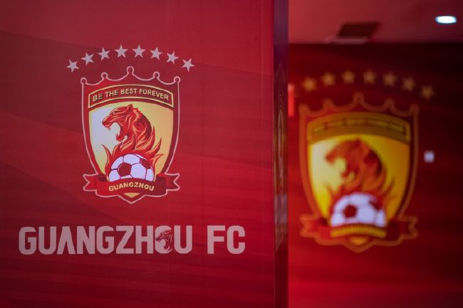 展示虚拟拍摄领域头部企业的核心成果，包括虚拟摄影棚、实时合成系统、XR延展拍摄方案等前沿技术。