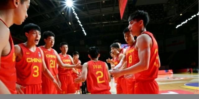 这将是52岁的三谷幸喜与比他小19岁的妻子生下的第一个孩子,同时也是三谷首当父亲。